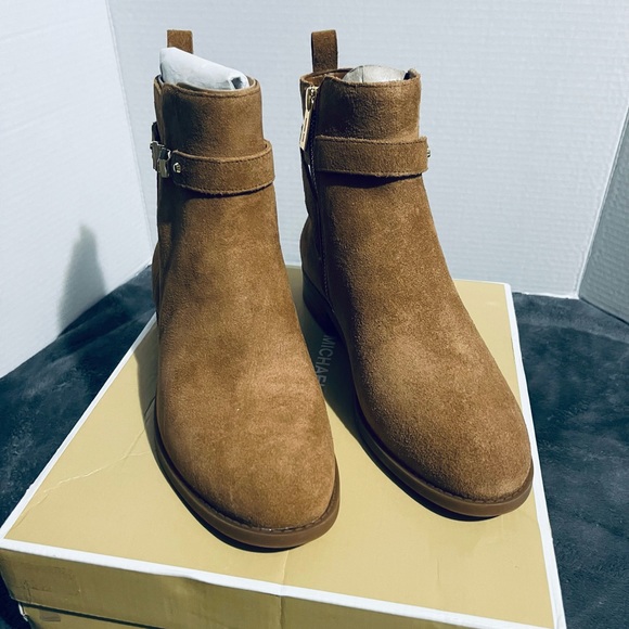 Michael Michael Kors Farrah Suede Flat Booties size 6 - Picture 2 of 4